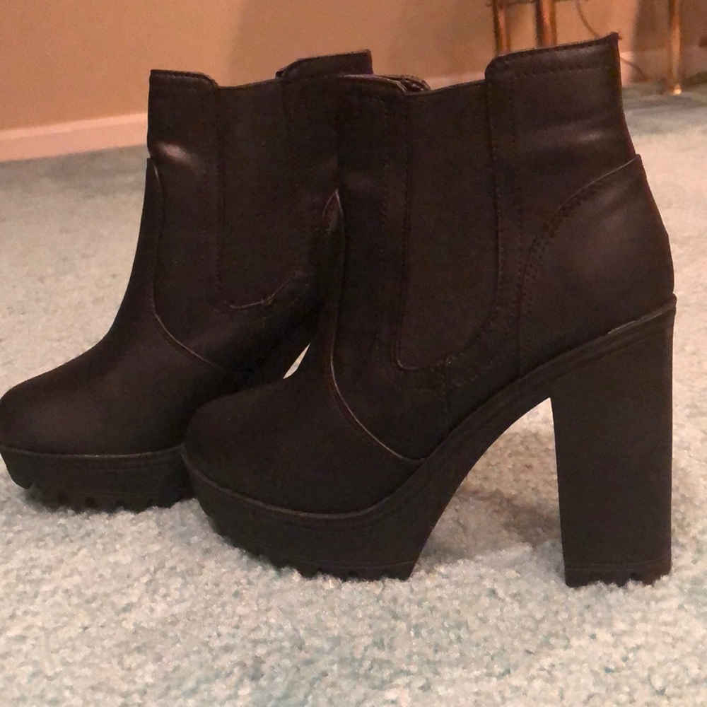 Black platform ankle boots size 8.5